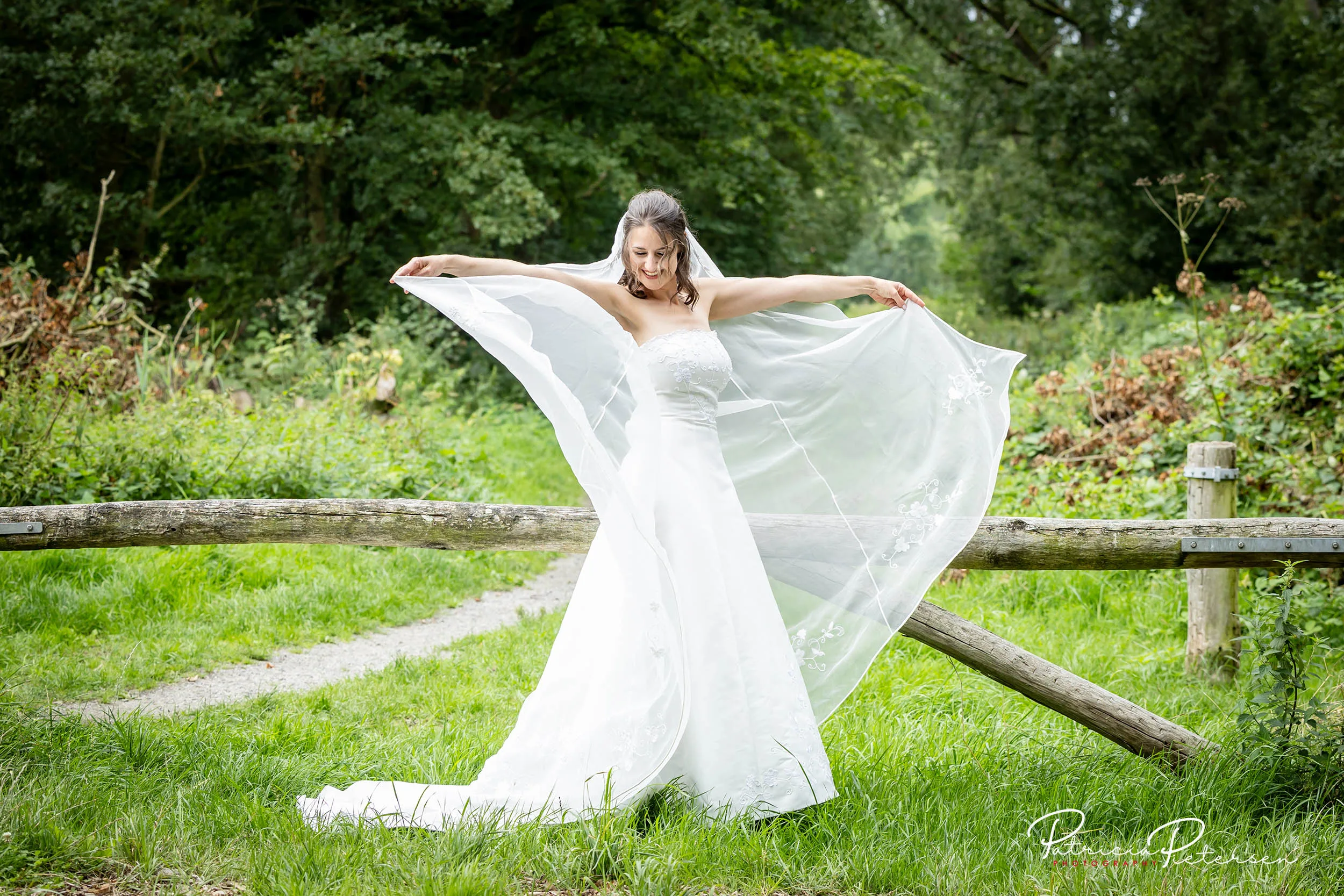 trouwreportage_theater_posa_kevin_rosa_alpaca_manege_lelysta (23)